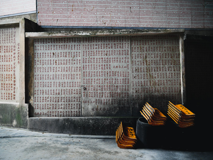 The gorgeous walls of Perak Tong cave temple.