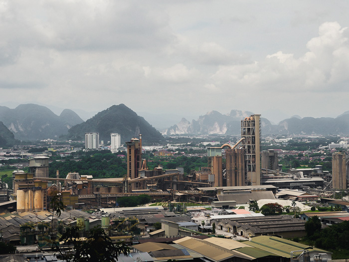 The views of Ipoh from top of Perak Tong.