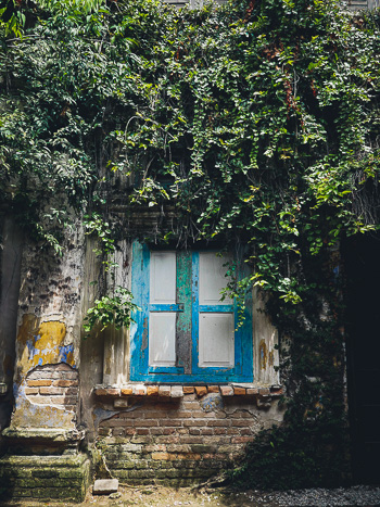 Colourful old wall in Ipoh, Malaysia.